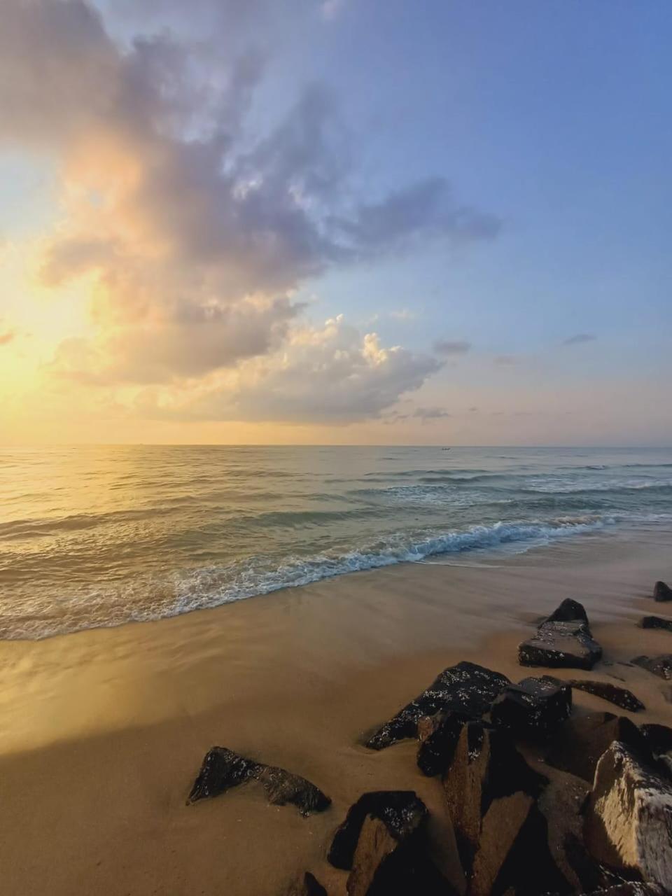 פונדיצ'רי Dream Promenade Beach View מראה חיצוני תמונה